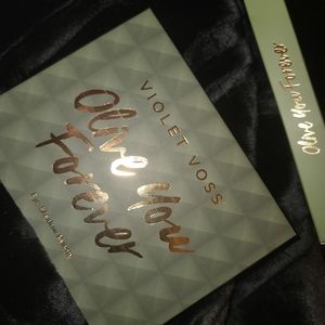 Violet Voss eyeshadow palette